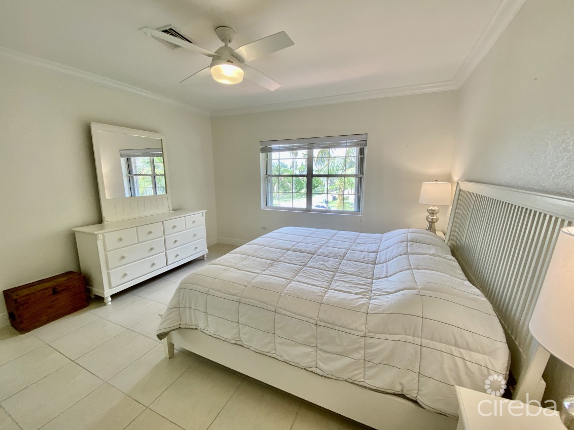 Point Four Residence - Image 9
