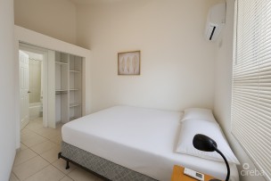 1 Bed 1 Bath W Den - Gt