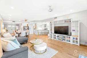 Britannia, Regents Court 613, With Dock