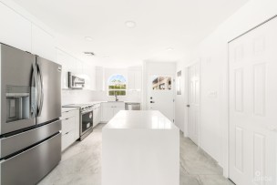 Direct Ocean Front 2 Bed For Rent Windsor Village
