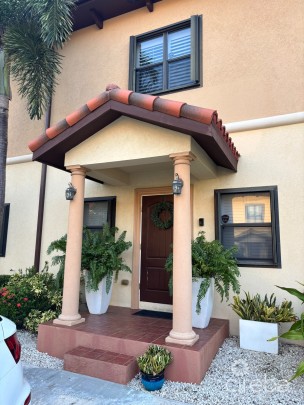 Hilton Estates - 2 Bed 2.5 Bath