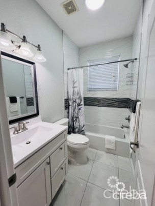 Immaculate Duplex 2/2 On Shamrock Road    1st March