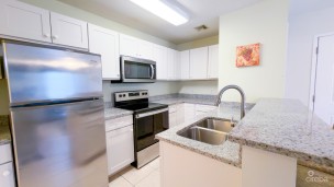 Lakeside 2bed Near Camana Bay- Move In Today