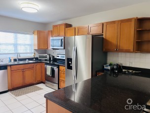 Palm Springs Townhouse 2/2.5 Bath