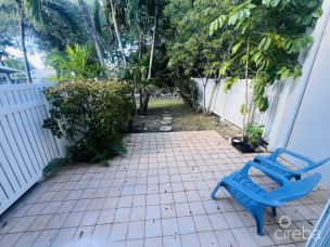 Palm Springs Townhouse 2/2.5 Bath Now