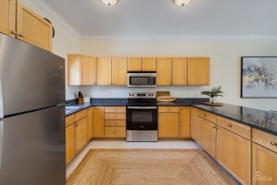 Paradise Point  3-bed, 2.5-bath Oceanfront Townhouse  West Bay