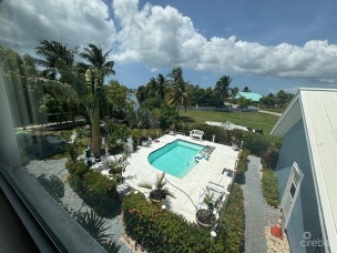 Patricks Avenue Home With Pool Available July To December