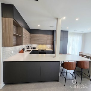 Point West - Penthouse - Seven Mile Beach Views