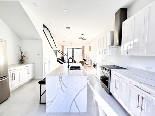 Prive 34, South Sound Home