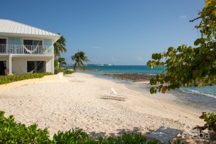 Seven Mile Beach Oceanfront 2 Bedroom