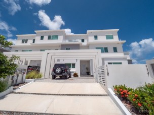 Solara Towmhome