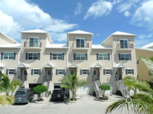 Villa Royale  Bed Rental With Double Garage