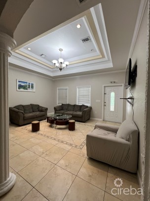 West Bay 3 Bedroom Single Family Home- Sharers Welcomed