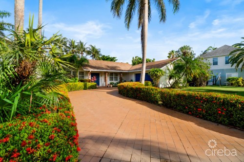 The Perfect Smb Corridor Family Home - 18 Surrey Lane