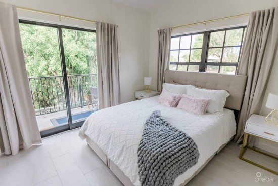 1  Bed Condo West Bay Siena Gardens