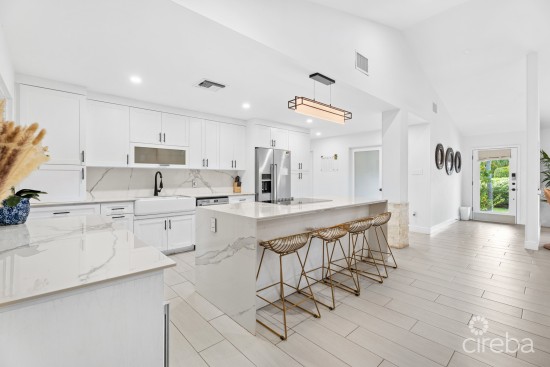 Parkway Dr- Renovated 3 Bed Home In Seven Mile Corridor