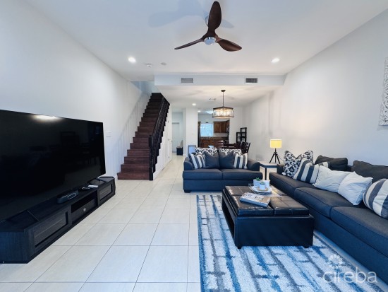 12 Snug Harbour Villas - 7 Mile Corridor