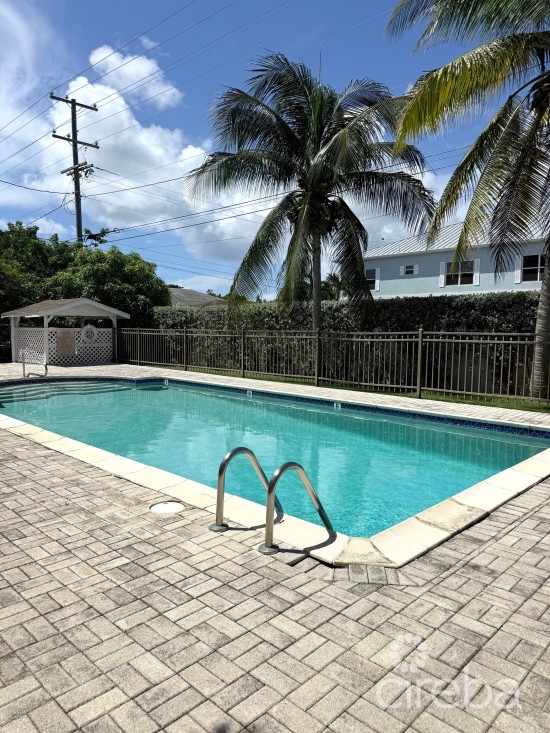 2 Bed, 2.5 Bath Townhouse, Palm Gardens