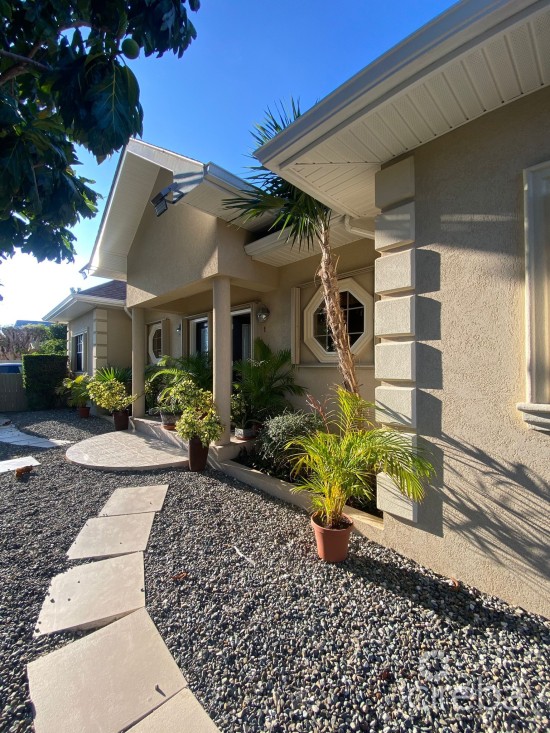 3 Bedroom Bright And Clean