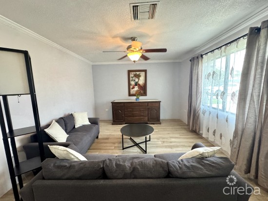 32a Pleasant Drive, West Bay