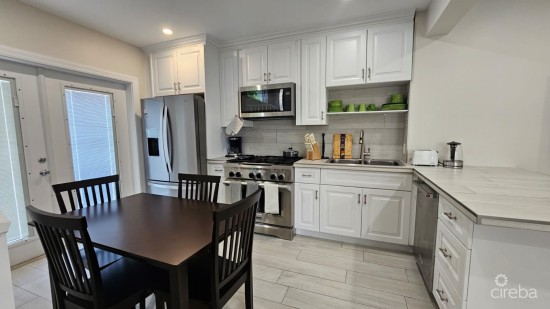 3bed/3bath West Bay - Sharers Welcome - Pet Friendly