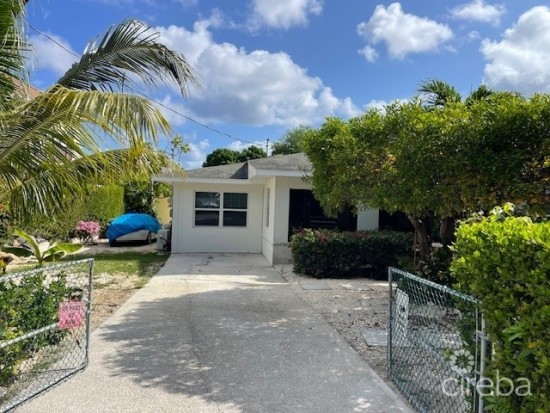 4 - Bed Cottage On N W Point Road