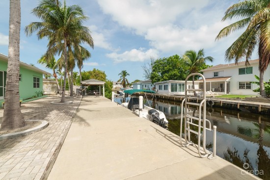 4-bedroom Family Home With Boat Dock, Large Yard & Nanny Flat In Savannah