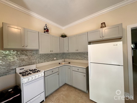 All Inclusive 1 Bed, 1 Bath Near The Shores
