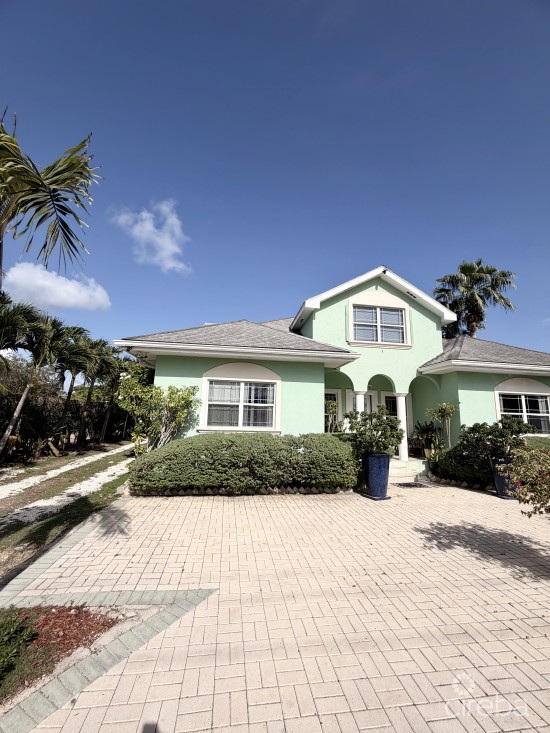 All Inclusive Rental, 2 Bed / 2 Bath - Savannah