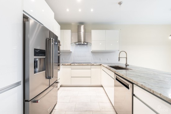 Arvia 22, 2 Bed + Den In Grand Harbour