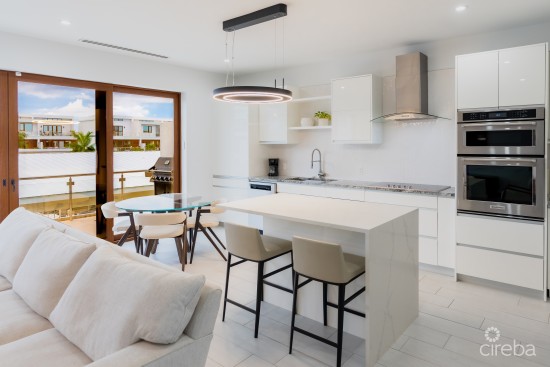 Arvia 3 Bed Canal Front With Dock