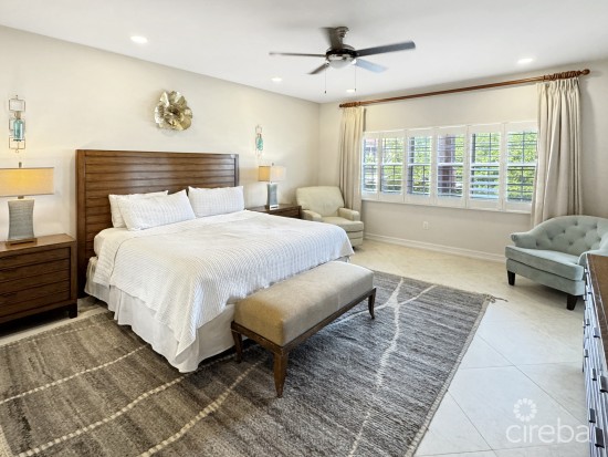 Britannia Regents Court Canal Front 3 Bed/3 Bath Condo With Dock