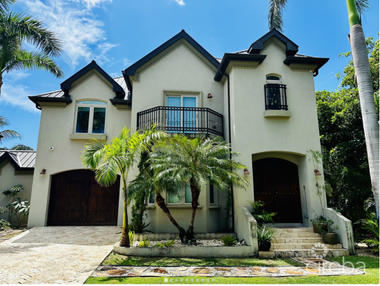 Camelot Drive - House With Private Pool & Garage  Smb Corridor