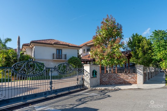 Casa Luna 4 Bed