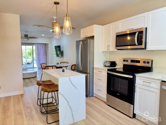 Cayman Court Townhouse, South Sound