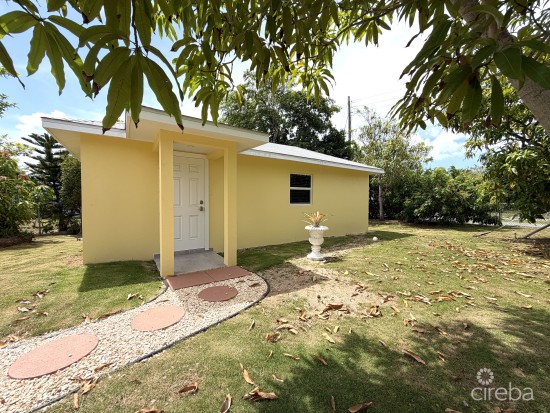 Cozy 1 Bedroom Home In West Bay