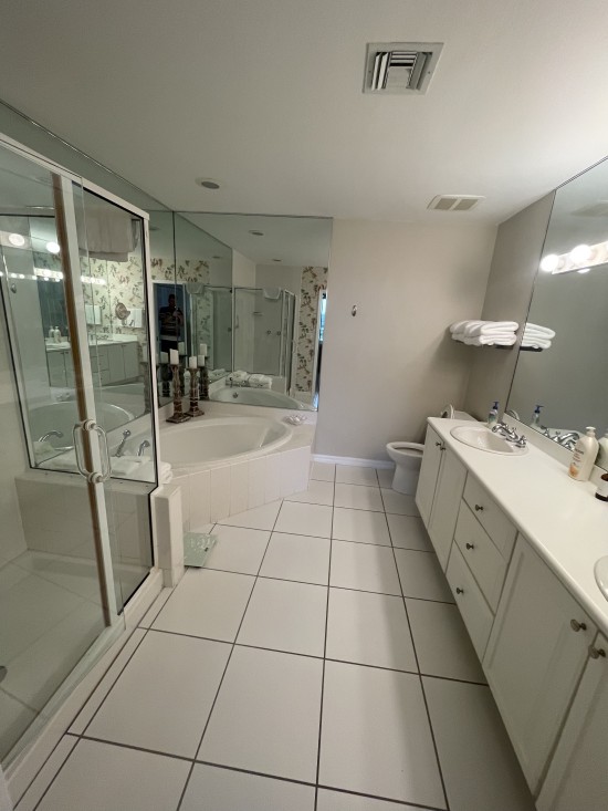 Crescent Point On Seven Mile Beach