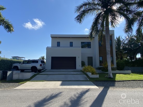 Crystal Harbour - Executive Canal Front Home