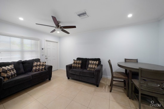 Cute 2bed 1 Bath Center George Town