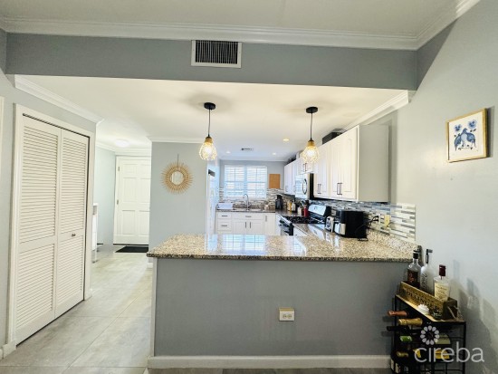 13 Sunset Retreat-fantastic Location