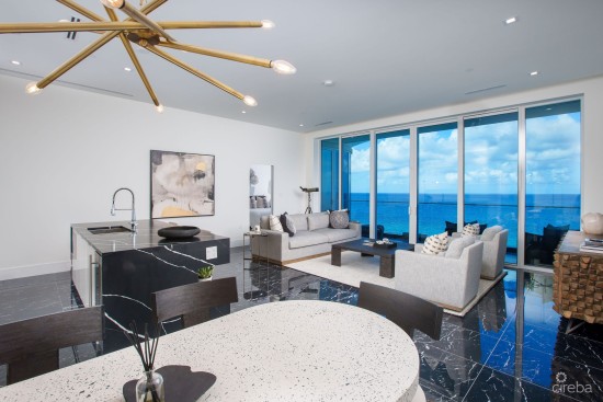 Fin 3 Bed Luxury Condo - Single Story