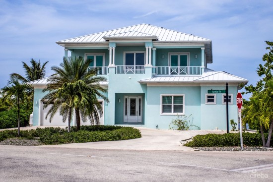 Gorgeous Must-see Canal Front Home