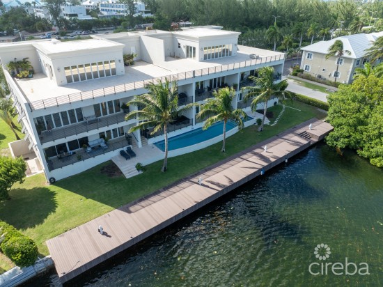 Governors Harbour - The Drake Penthouse- Smb Corridor