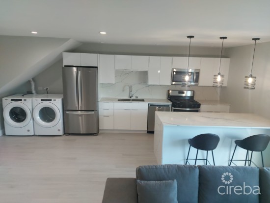 Grand Palmyra - Spacious & Private 1 Bed, Better Seen In Person