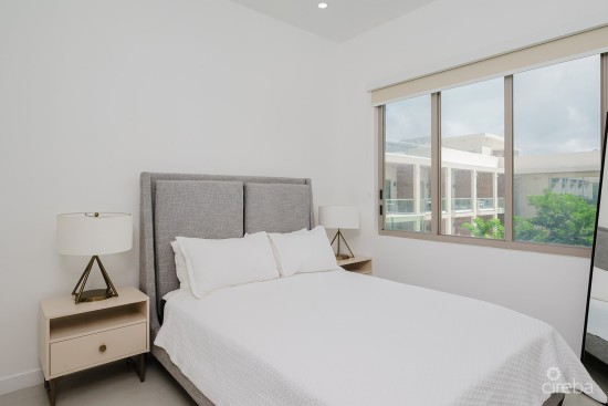 Harbour Walk 1 Bed + Den/office