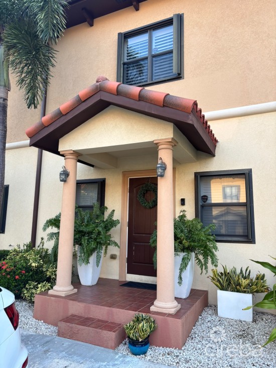 Hilton Estates - 2 Bed 2.5 Bath