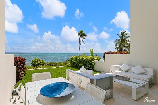 Indigo Bay Stunning Waterfront 3/3