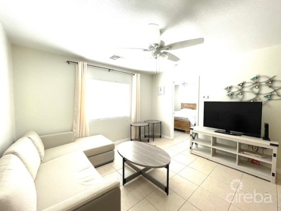 Lakeside 2bed Near Camana Bay