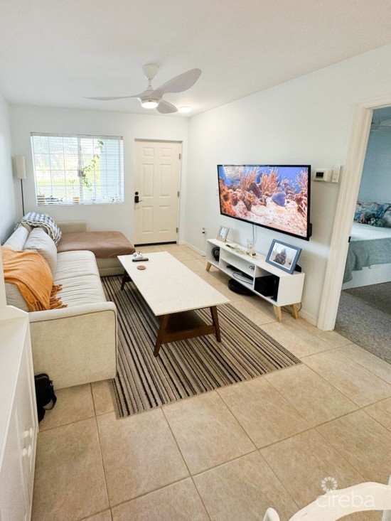 Lakeside One Bed Overlooking Pond