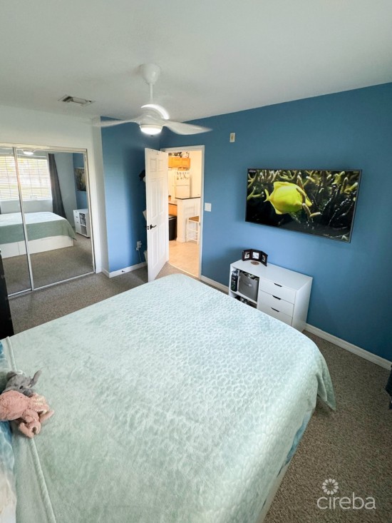 Lakeside One Bed Overlooking Pond